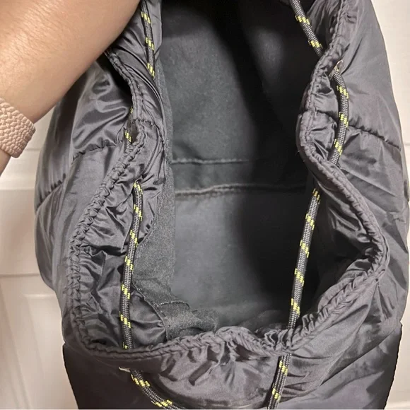 NEW Black Puffer Mini Backpack sporty snaps magnetic clasp adjustable straps - Picture 6 of 8